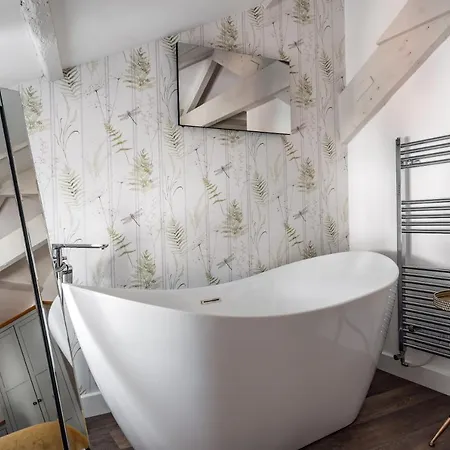 Pickle Pot Loft- 2 Bedroom In Apartament